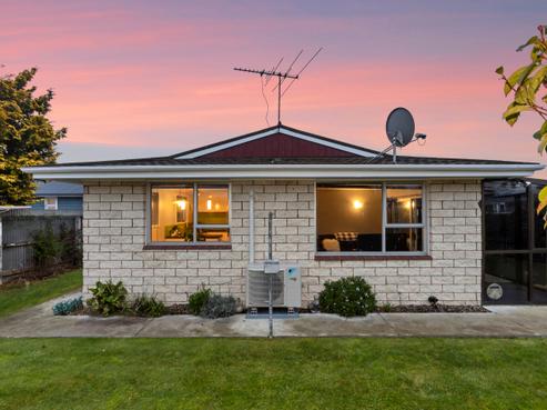 2/122 Cavendish Road, Casebrook
