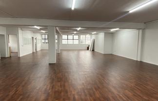 208SQM Office/ Showroom Retail with road frontage