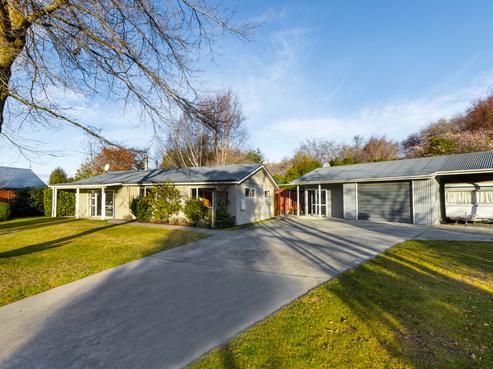 7 Larch Place, Wanaka