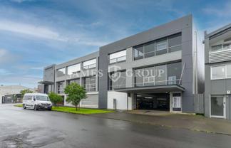 GREY LYNN OFFICE WITH DECK