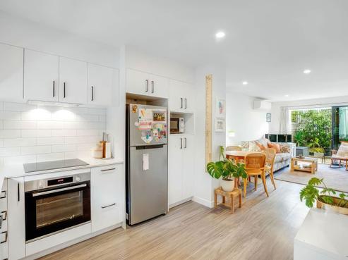 2D Ellen Avenue, Hillcrest