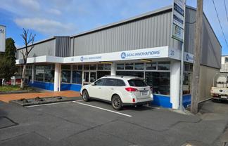 High Profile Showroom / Warehouse Combo 