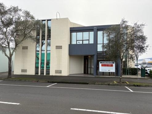 213 Queen Street East, Hastings