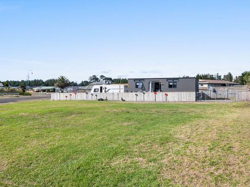 1 Sandown Avenue, Himatangi Beach