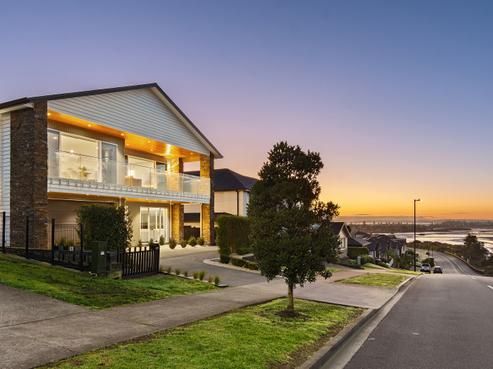 162 Arran Point Parade, Orewa