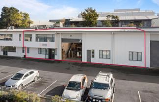 Functional office/warehouse in prime Wairau Valley