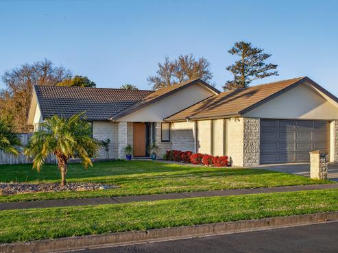 45 Sterling Park, Lytton West