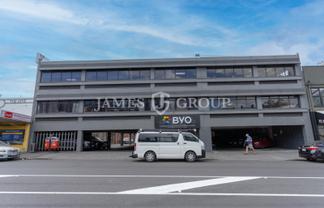 21M² NEWMARKET OFFICE WITH SHARED MEETING ROOMS