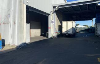 High-stud warehouse, Onehunga 875sqm
