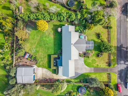 15 Awaroa Stream Drive, Waiuku