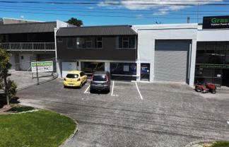 HIGH-STUD WAREHOUSE WITH PRIME ROAD FRONTAGE
