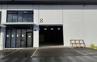 Modern 244sqm industrial unit