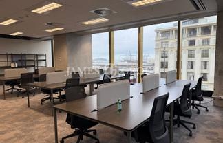 Ready-to-Go Office with High Quality Fit-Out