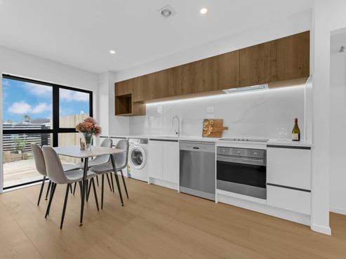 2/21 Baird Street, Howick