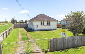 685 State Highway 25, Waitakaruru