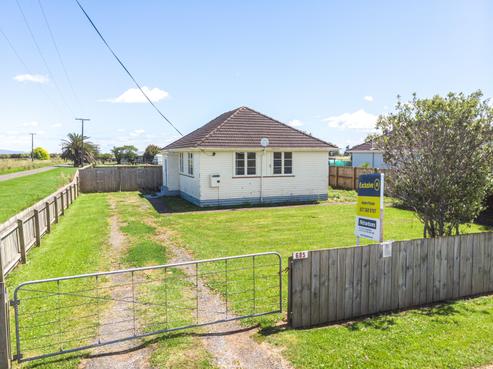 685 State Highway 25, Waitakaruru