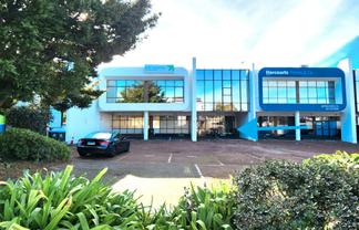 Central Location &  ground floor gem!