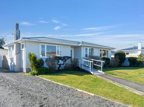 27 Bledisloe Street, Levin