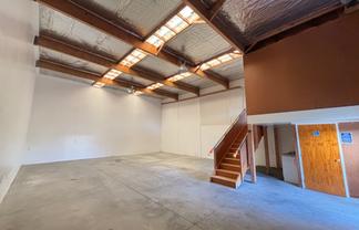 Small practical warehouse unit 