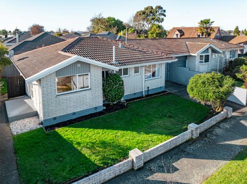 18 Sawtell Place, Northcote