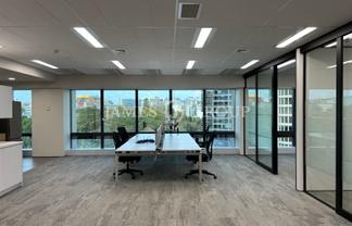 WELL-PRESENTED SHORTLAND STREET OFFICE