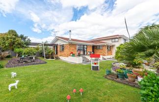 208 Edmonton road , Te Atatu South