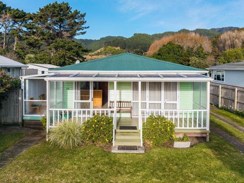 116 Tilley Road, Paekakariki