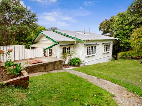 5 Coach Lane, Belmont