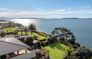 33 Pohutukawa Road, Beachlands