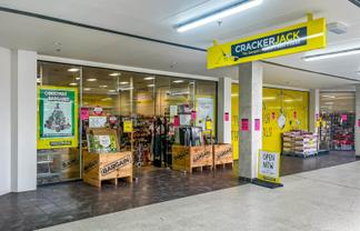 RARE LARGE FORMAT RETAIL – SOUTHMALL
