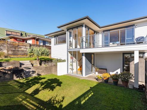 762 East Coast Road, Oteha