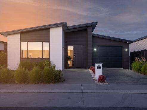 18 Ogilvie Avenue, Greenhill Park