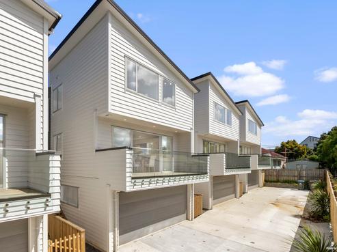 7B Waddell Avenue, Point England