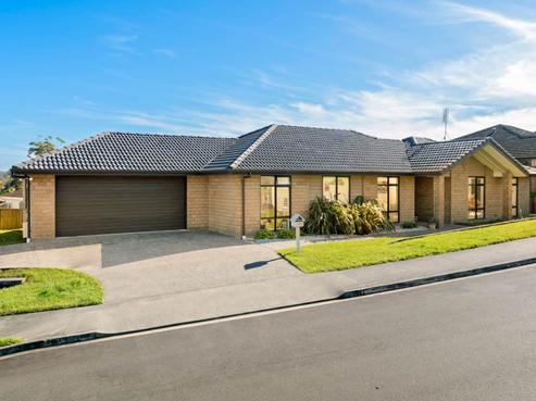 18 Arbors Track, Silverdale