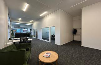 Very Smart Office in a Prime Location!