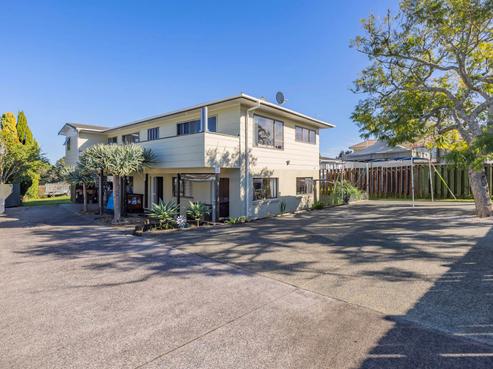27 Luckens Road, West Harbour