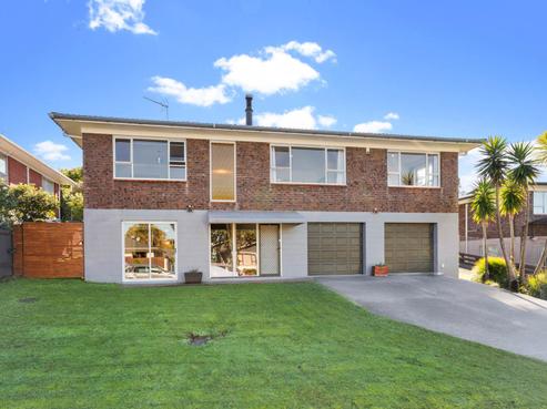 18 Nui Mana Place, Te Atatu South