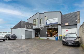 KELSTON WAREHOUSE + PARKING | REFURB UNDERWAY