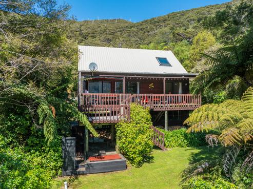 14 Sandy Bay Road, Kenepuru Sound
