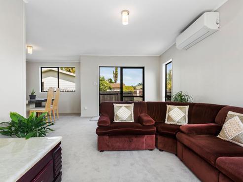 2/26 Karepo Crescent, Ranui