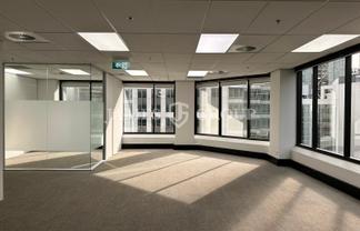 NORTH-FACING CBD OFFICE – SHORTLAND CENTRE