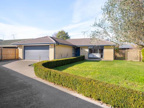 30 Newfield Drive, Fairview Downs