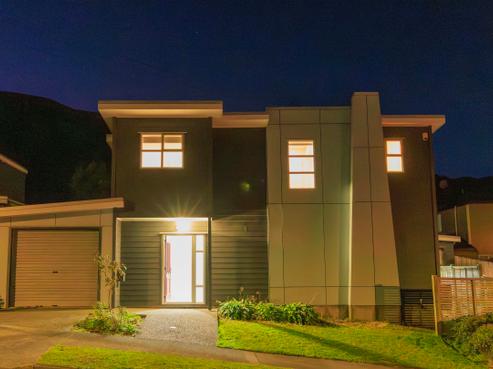10 Erlestoke Crescent, Churton Park