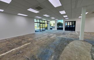 TAKAPUNA FRINGE RETAIL 390M²
