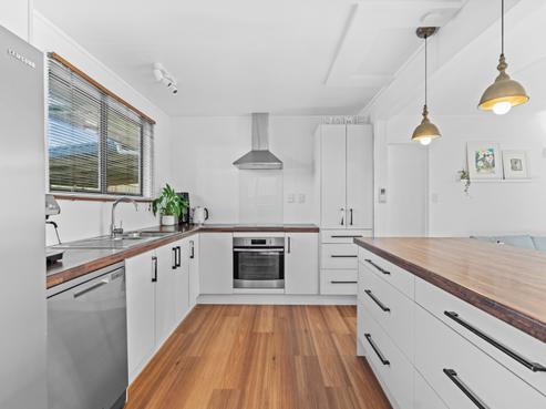 16 Handforth Street, Onerahi