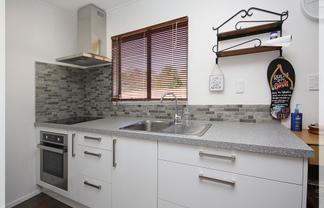 3A Dale Road, RAUMATI SOUTH