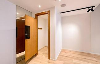 Stylish Broadway Retail