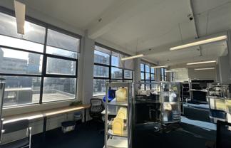 Character, high stud Office 