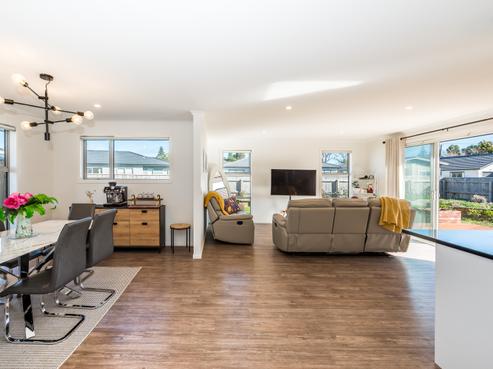 7 Kikorangi Way, Paraparaumu