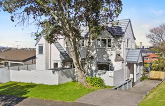 19 Beach Road, Mellons Bay